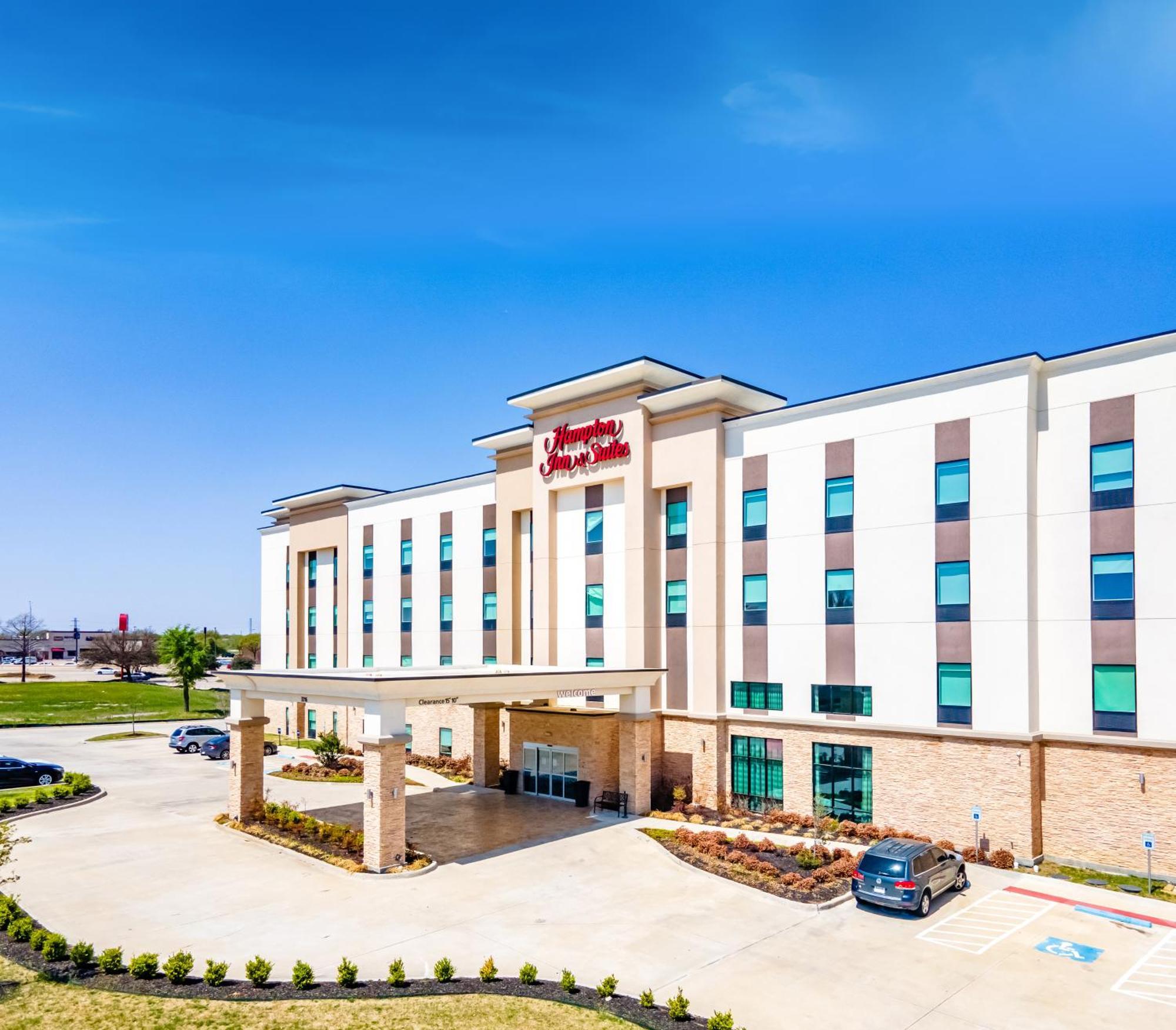 Hampton Inn & Suites Dallas/Plano Central Exterior photo